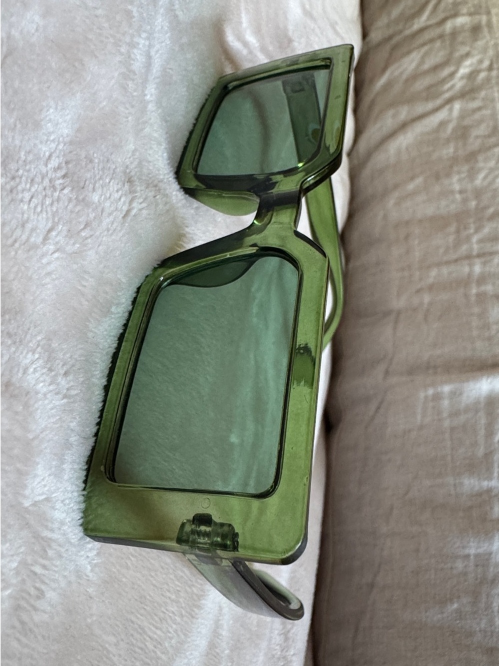Green Rectangular Transparent Sunglasses - Picture 3 of 7